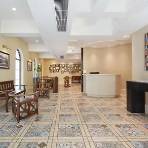 澳莱大三元酒店 酒店